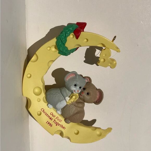 1996 OUR FIRT CHRISTMAS TOGETHER HALLMARK KEEPSAKE ORNAMENT VINTAGE COLLECTION - Picture 2 of 8